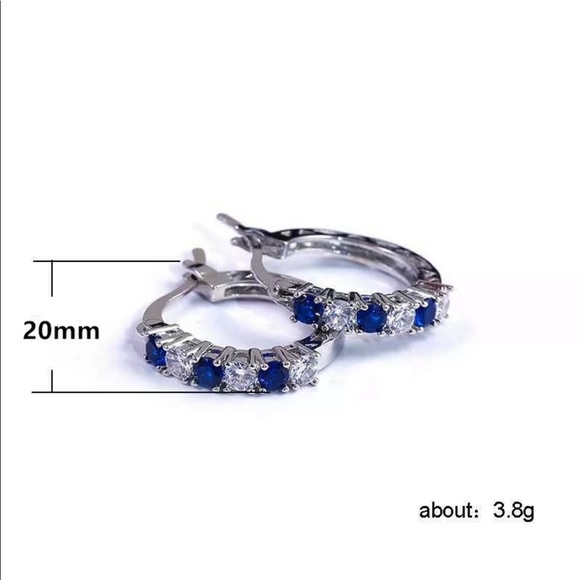 New Multi Cubic Zirconia Huggie Hoops Hoop Earring - Picture 4 of 4